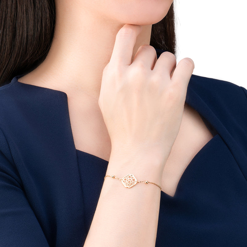 Tang Elegance Bracelet 14kt Yellow Gold Model Image - Shen Yun Collections