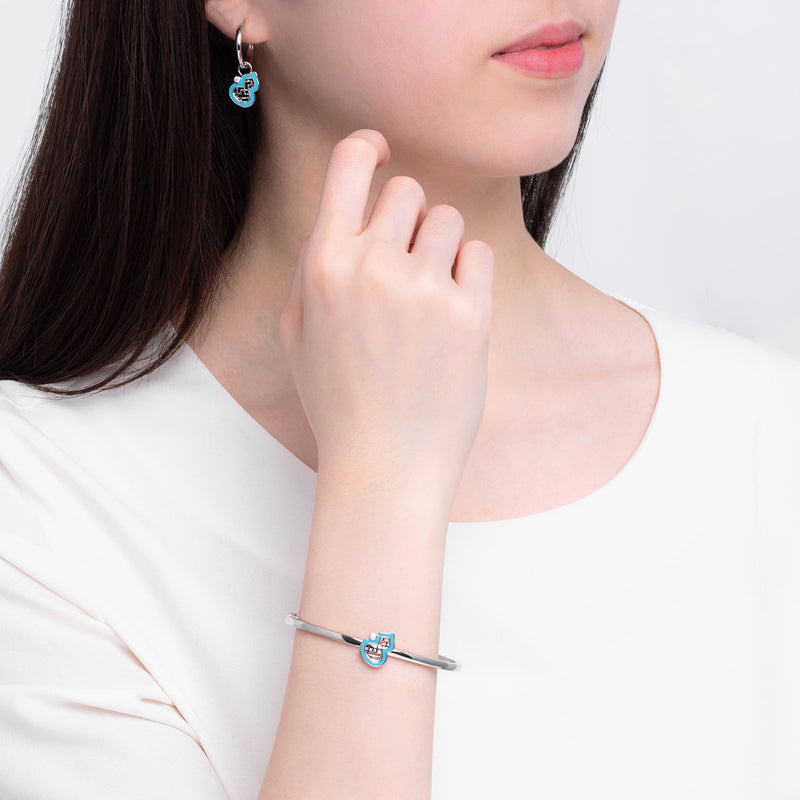 Enchanting Gourd Bangle Modeling - Shen Yun Collections