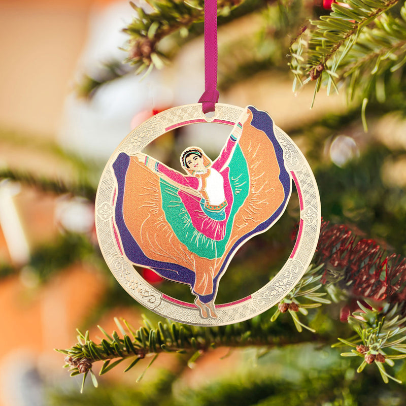 The Yi Ethnic Dance Ornament Lifestyle Image | Shen Yun Collections