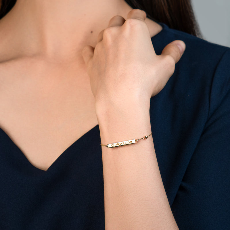 Zhen Shan Ren Elegant Virtues Fine Jewelry Bracelet 14kt Yellow Gold Model Image | Shen Yun Collections